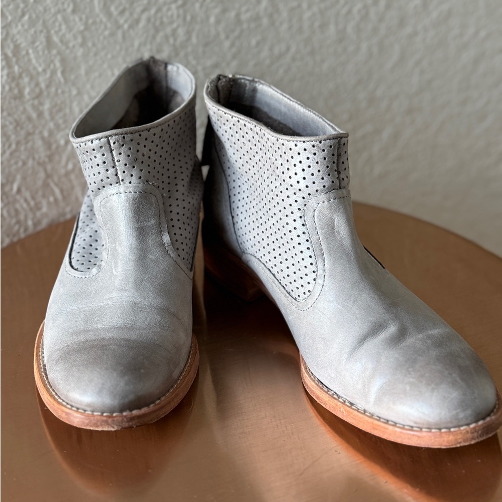 Johnston & Murphy Gray Ankle Boots